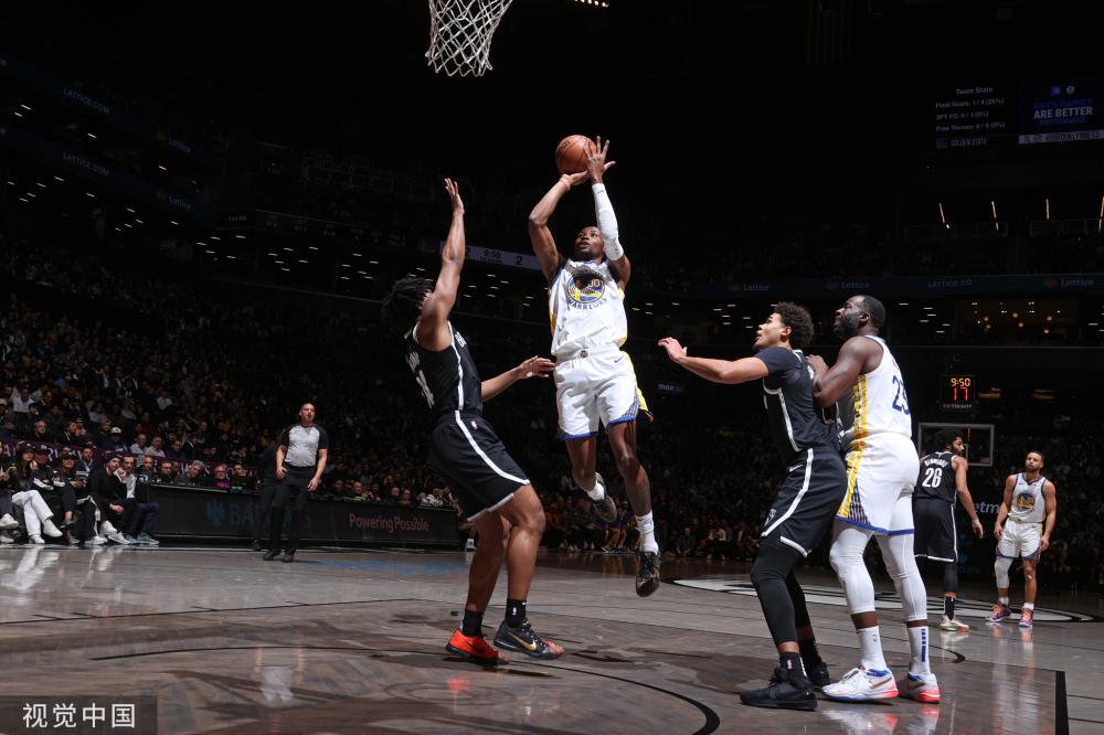 首秀还得等等，J罗看台观战巴列卡诺迎战巴萨